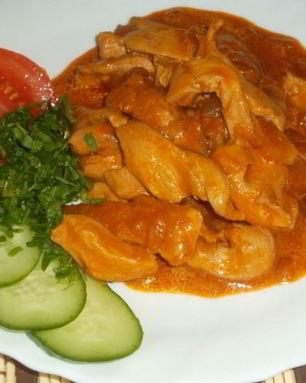 Гуляш из куриного филе