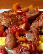 Гуляш из курицы с грибами