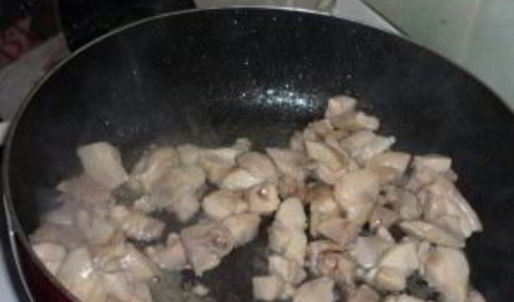 гуляш из курицы с подливкой