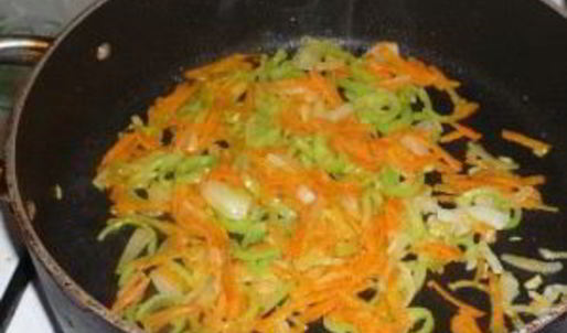 гуляш из курицы с подливкой