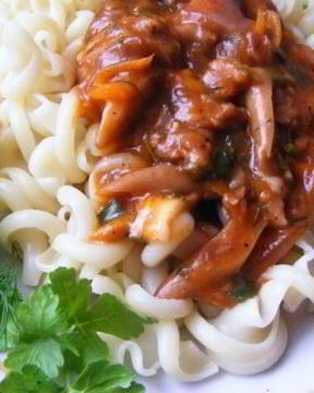 Гуляш из рыбы с грибами по-русски