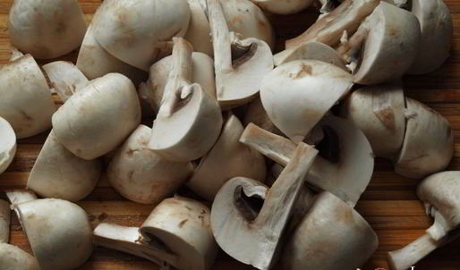 гуляш из шампиньонов с луком и морковью