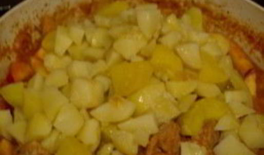 гуляш из свинины с картофелем