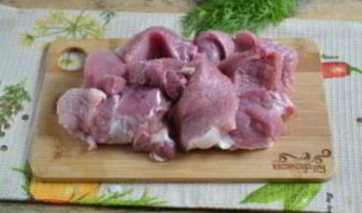 гуляш из свинины с подливкой