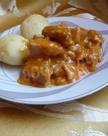 Рецепт гуляша из свинины со сметаной