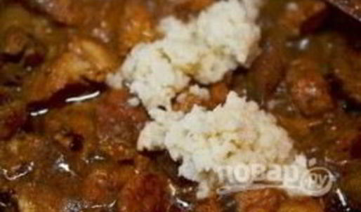 гуляш с кнедликами