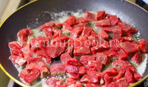 гуляш с зеленой фасолью и овощами