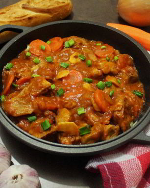 Гуляш со свининой