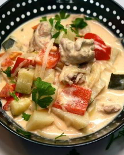 Рецепт гуляш в сметанном соусе