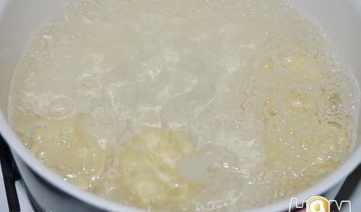 картофельные клецки с гуляшом из свинины