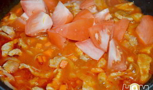 картофельные клецки с гуляшом из свинины