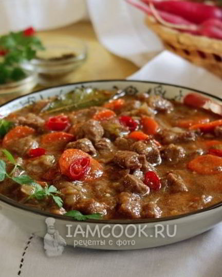 Рецепт пряного гуляша из говядины на сковороде