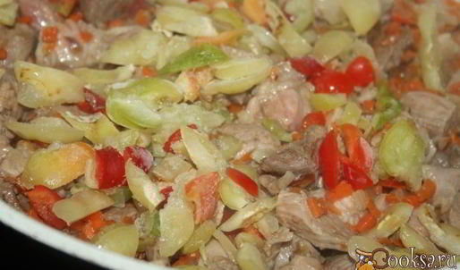 суп-гуляш с индейкой