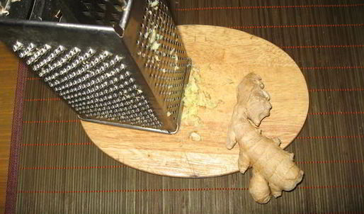 корейская лапша с беконом, мидиями и вешенками