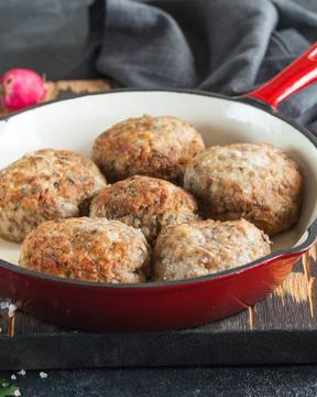 Классические котлеты с зеленью