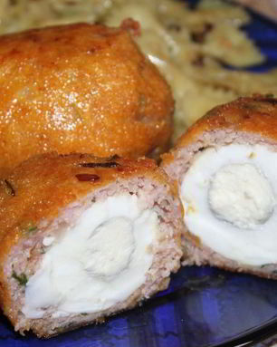 Котлеты, фаршированные яйцом