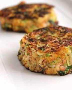 Котлеты из крабового мяса с морковью и кабачками