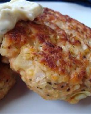 Котлеты из лосося с картофелем