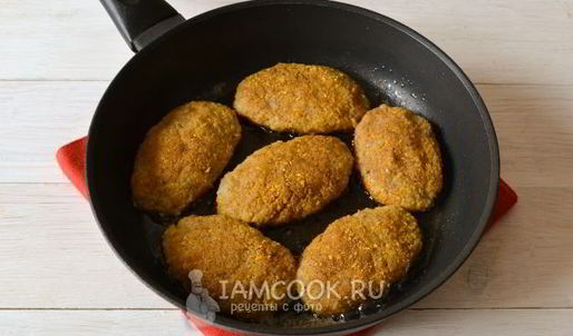 котлеты из минтая в сухарях на сковороде