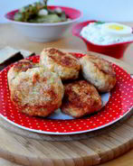 Котлеты из судака с соусом