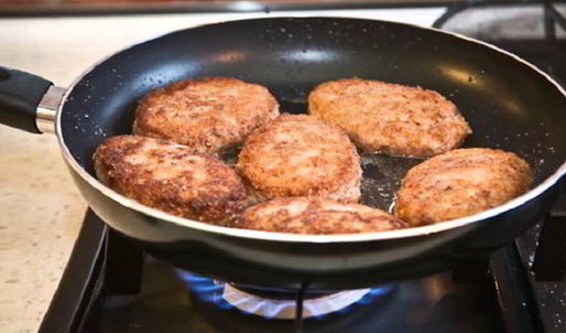 котлеты под соусом