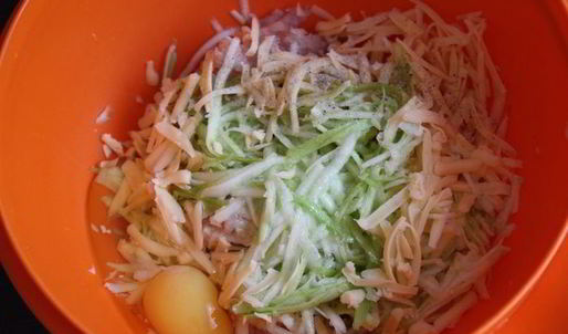 куриные котлетки с кабачком и сыром