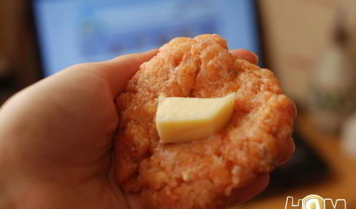 паровые котлеты из лосося с сыром