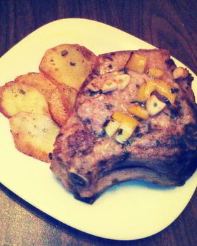 Свиная котлета с картофелем