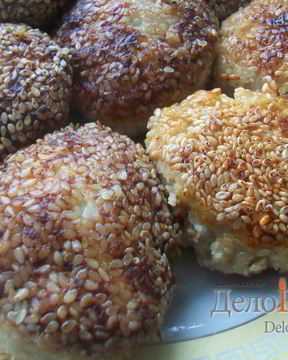 Свиные котлеты с сыром Пармезан в кунжутной панировке