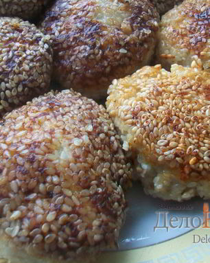 Свиные котлеты с сыром Пармезан в кунжутной панировке