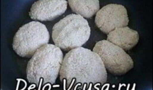 свиные котлеты с сыром пармезан в кунжутной панировке