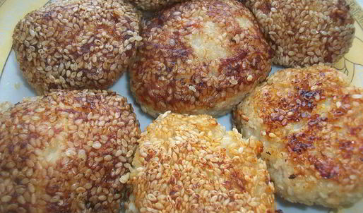 свиные котлеты с сыром пармезан в кунжутной панировке