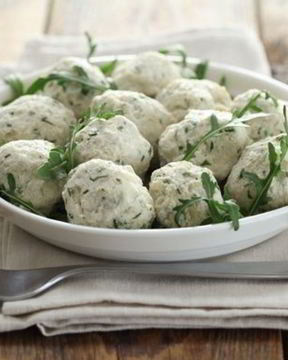 Куриные ньокки с зеленью на пару