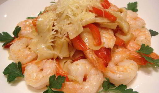 лапша паппарделле с креветками и сладким перцем