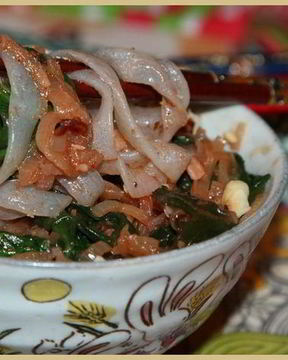 Лапша ширатаки со шпинатом