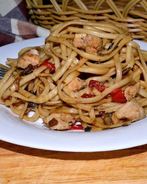 Лапша Удон с курицей, грибами и овощами