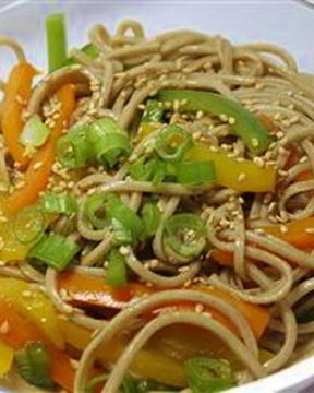 Лапша Удон с овощами и кунжутной заправкой