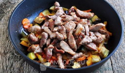 лапша удон со свининой и овощами