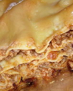 Лазанья под розовым соусом