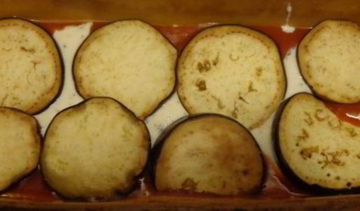 лазанья с баклажанами, рикоттой и моцареллой