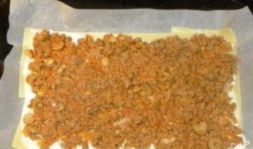 лазанья с мясом и грибами