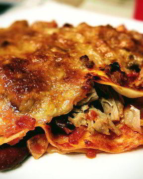 Лазанья с тунцом Арабиата