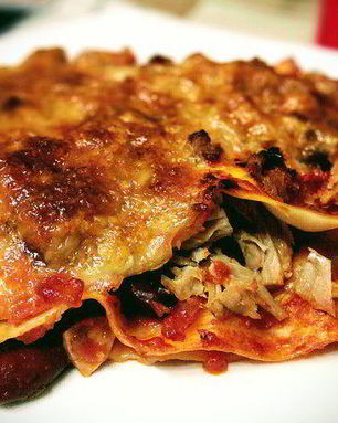 Лазанья с тунцом Арабиата