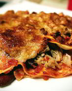 Лазанья с тунцом Арабиата