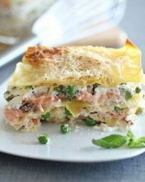 Лазанья с зеленым горошком и лососем
