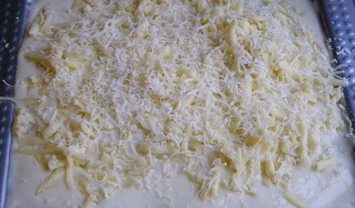 лазанья со шпинатом, рикоттой и кедровыми орешками