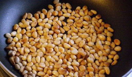 лазанья со шпинатом, рикоттой и кедровыми орешками