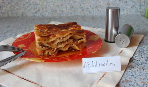 мясная лазанья с соусом бешамель