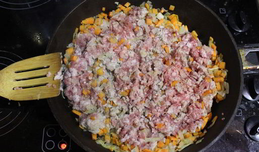 мясная лазанья с соусом бешамель