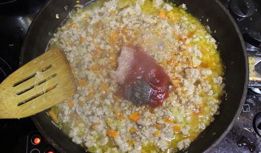 мясная лазанья с соусом бешамель